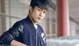 娱乐爆料君网红飞君夫妇,揭秘娱乐爆料背后的甜蜜生活